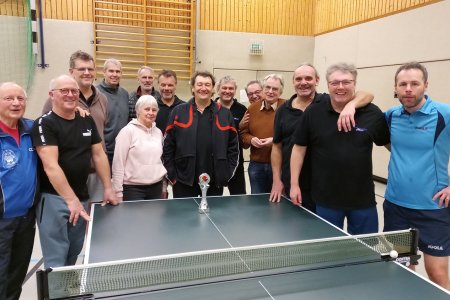 "Uwe-Pokal" 2024 - Alle Spieler, bis auf den Fotografen